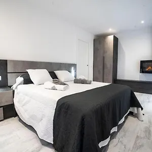 https://piso-de-diseo-en-el-centro-de-puigcerd.catalonia-hotels.com